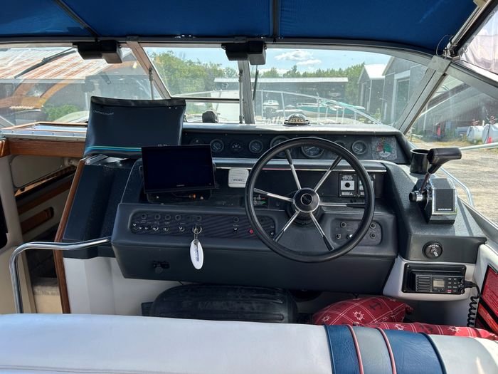 1992 Sea Ray 290 Sundancer Photo 28 of 36