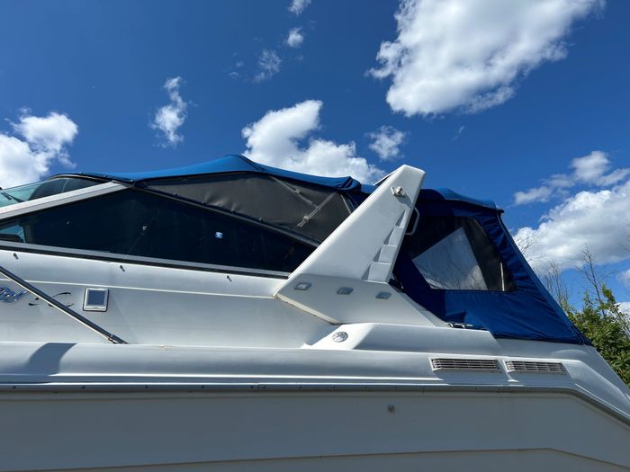 1992 Sea Ray 290 Sundancer Photo 32 of 36