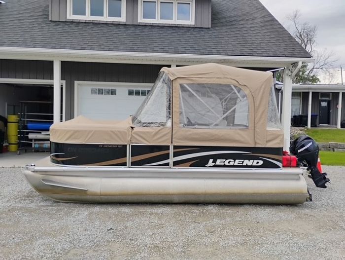2012 LEGEND GENESIS Photo 14 sur 18