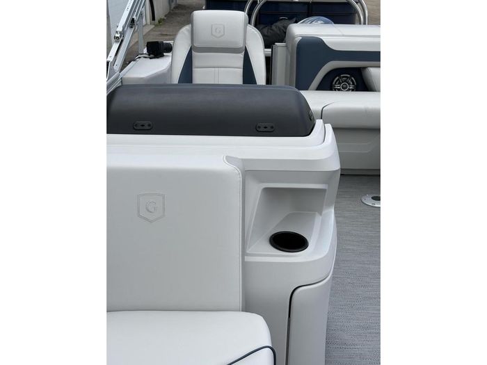 2026 Godfrey Pontoons Sweetwater Photo 12 of 15