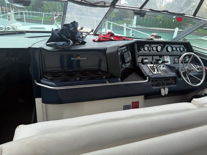 1990 Sea Ray 350 Sundancer Photo 9 sur 17