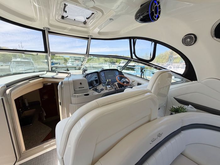 2005 Sea Ray 40 Sundancer Photo 13 of 51