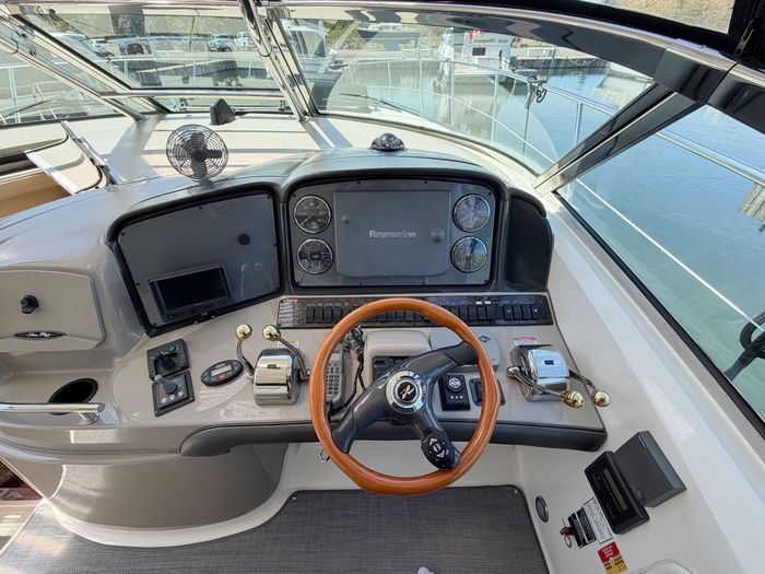 2005 Sea Ray 40 Sundancer Photo 15 of 51