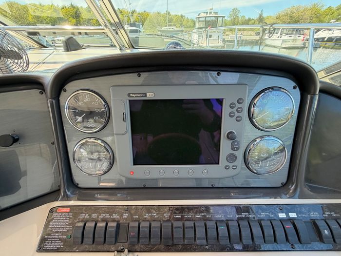 2005 Sea Ray 40 Sundancer Photo 18 of 51