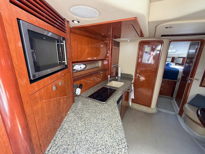 2005 Sea Ray 40 Sundancer Photo 25 of 51