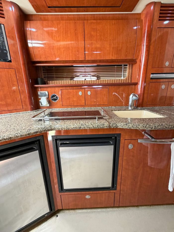 2005 Sea Ray 40 Sundancer Photo 31 of 51