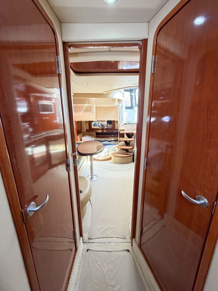 2005 Sea Ray 40 Sundancer Photo 40 of 51