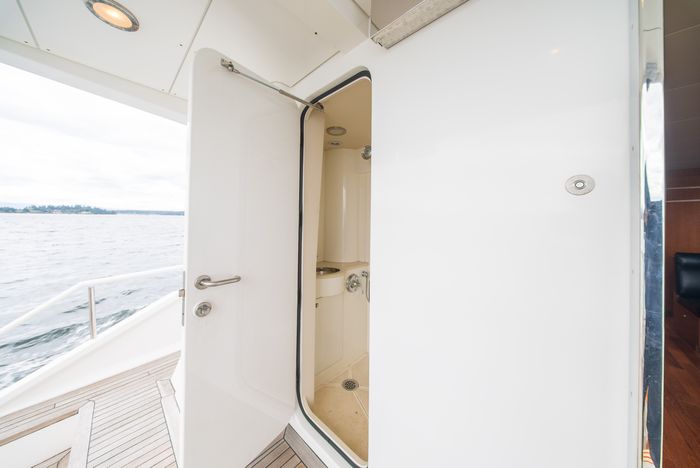 2002 Stryker 76 Sportfish Motor Yacht Photo 29 sur 136