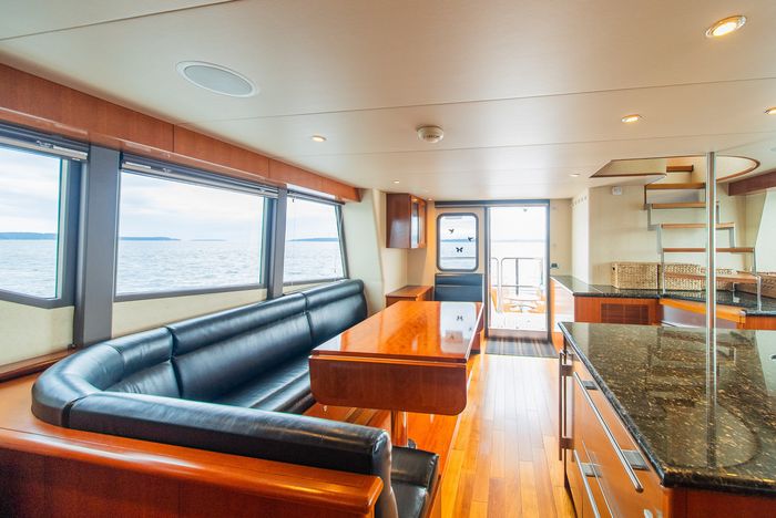 2002 Stryker 76 Sportfish Motor Yacht Photo 37 sur 136