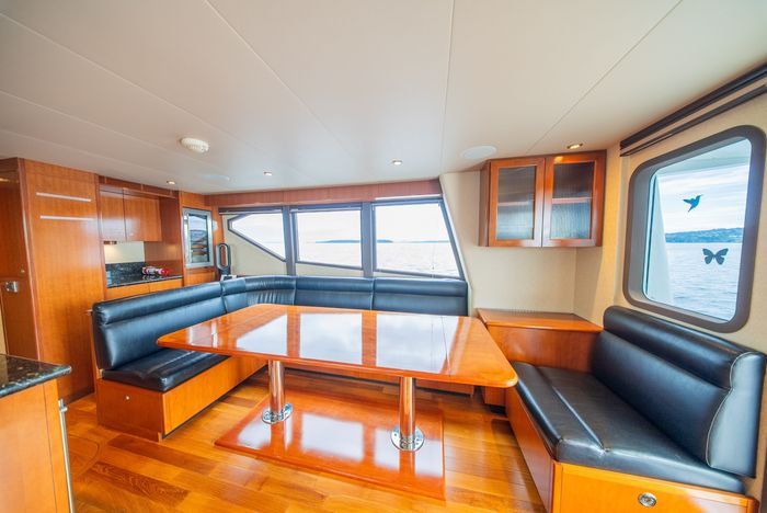 2002 Stryker 76 Sportfish Motor Yacht Photo 40 sur 136