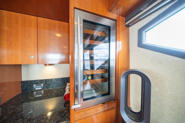 2002 Stryker 76 Sportfish Motor Yacht Photo 52 sur 136