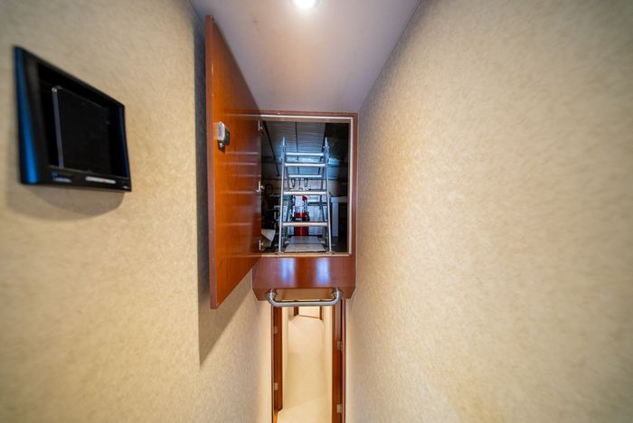 2002 Stryker 76 Sportfish Motor Yacht Photo 89 sur 136