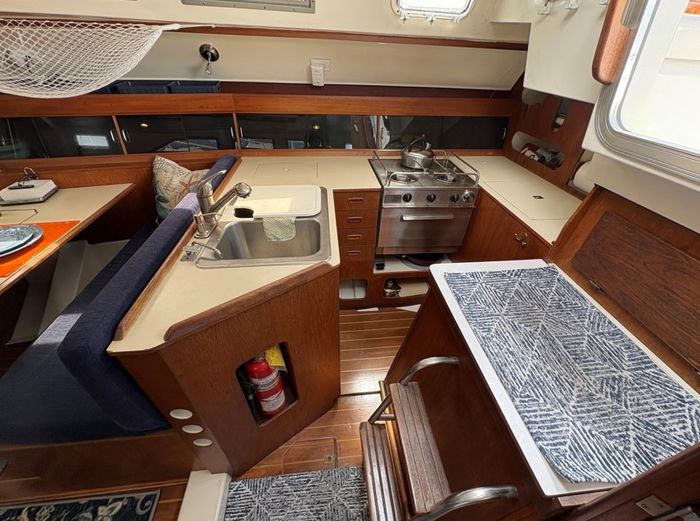 1984 Hunter 34 Photo 4 sur 18