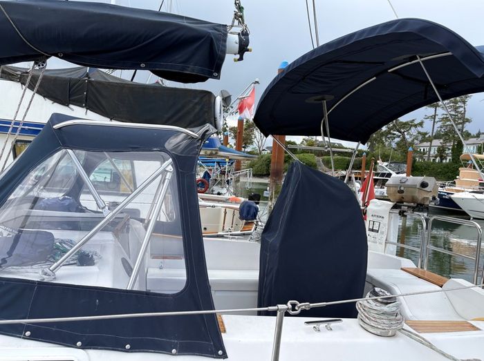 1984 Hunter 34 Photo 17 sur 18