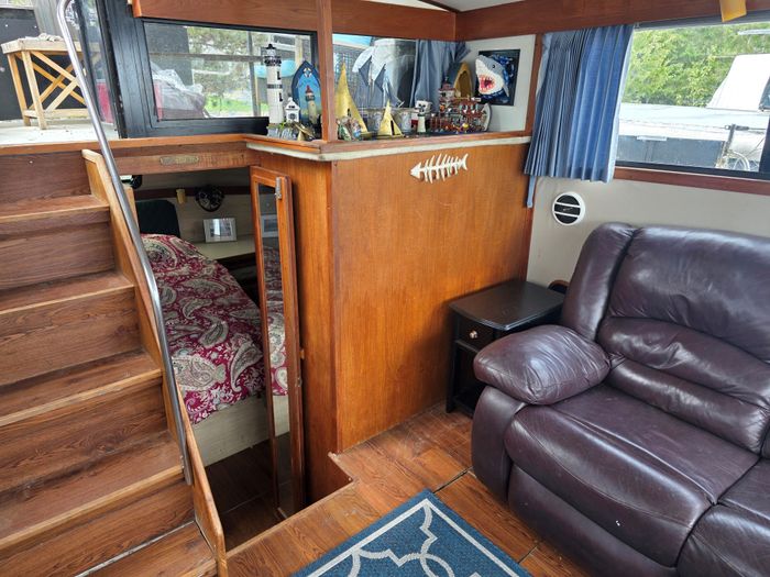 1987 Carver 3607 Aft Cabin Photo 7 sur 19