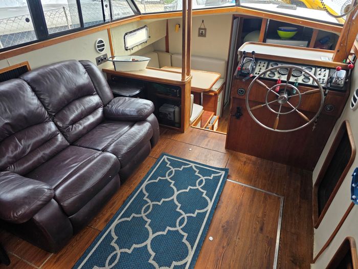 1987 Carver 3607 Aft Cabin Photo 8 sur 19