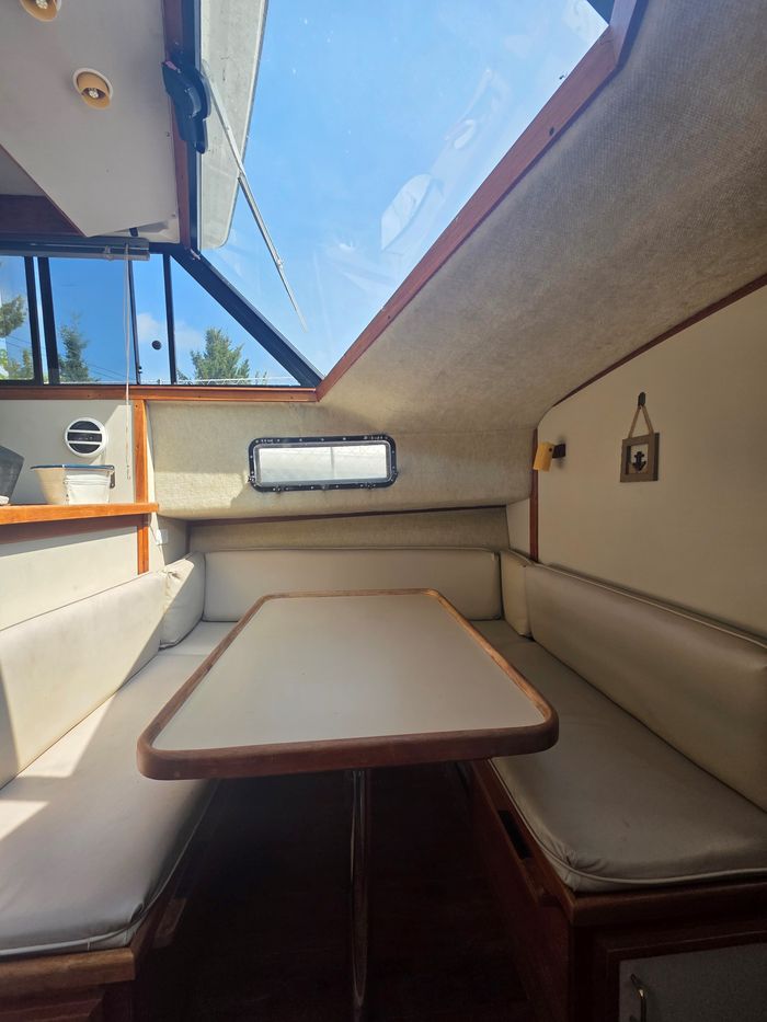 1987 Carver 3607 Aft Cabin Photo 12 sur 19