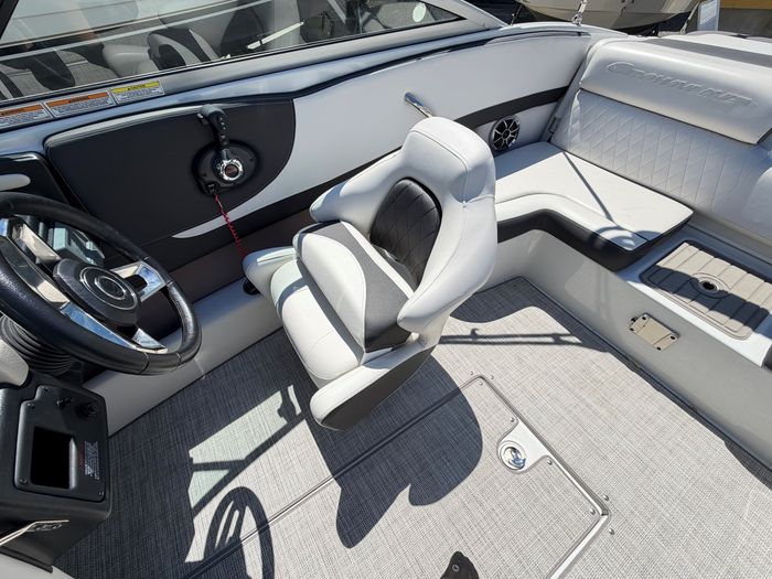 2022 Crownline 220 SS Photo 9 of 25