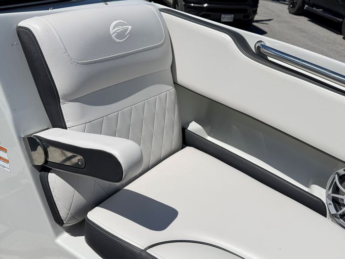 2022 Crownline 220 SS Photo 17 of 25