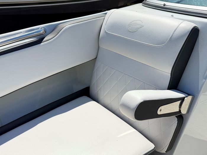 2022 Crownline 220 SS Photo 18 of 25