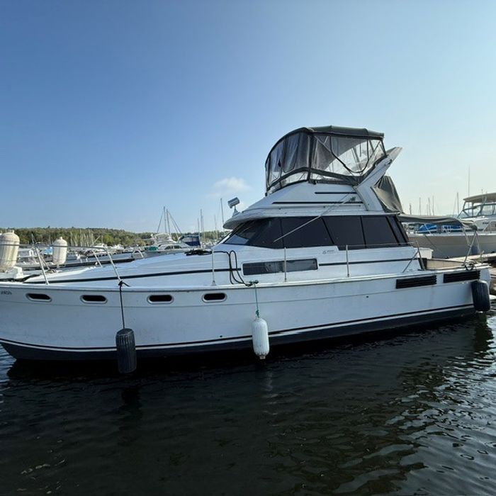 1990 BAYLINER 3888 MOTORYACHT Photo 1 sur 25