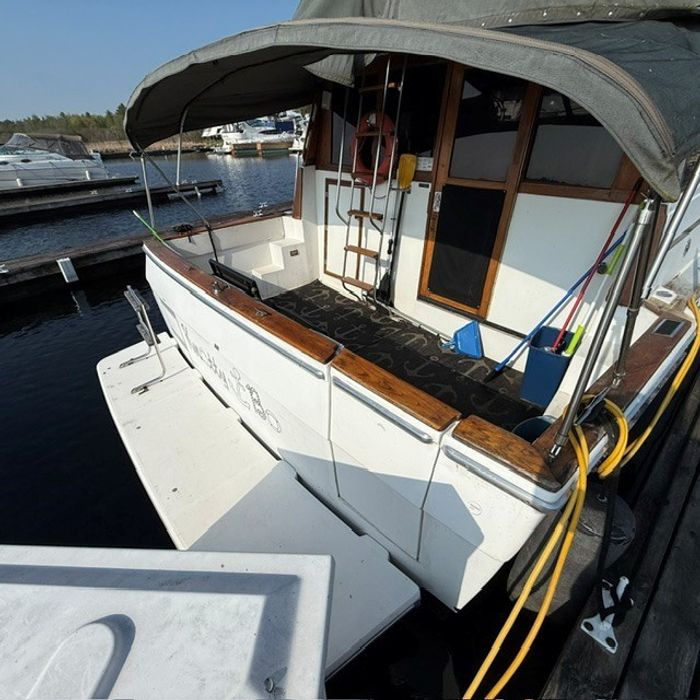 1990 BAYLINER 3888 MOTORYACHT Photo 4 sur 25