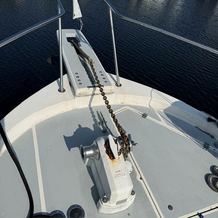 1990 BAYLINER 3888 MOTORYACHT Photo 5 sur 25