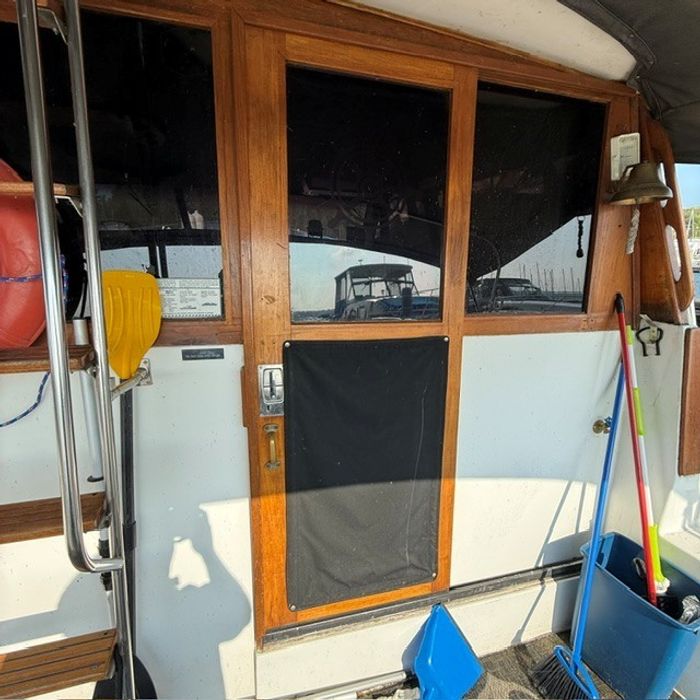 1990 BAYLINER 3888 MOTORYACHT Photo 9 sur 25