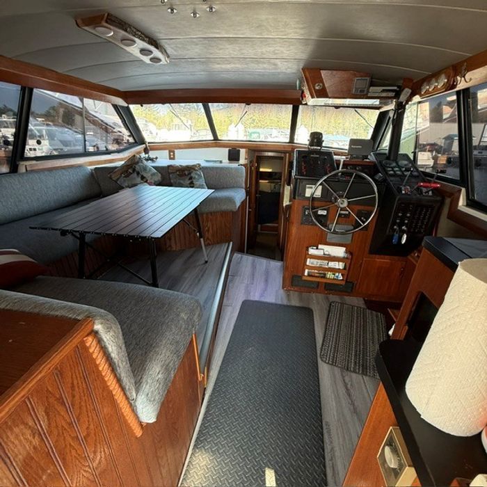 1990 BAYLINER 3888 MOTORYACHT Photo 10 sur 25