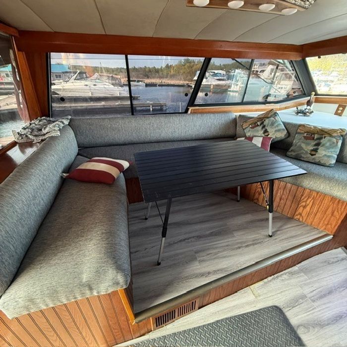 1990 BAYLINER 3888 MOTORYACHT Photo 12 sur 25