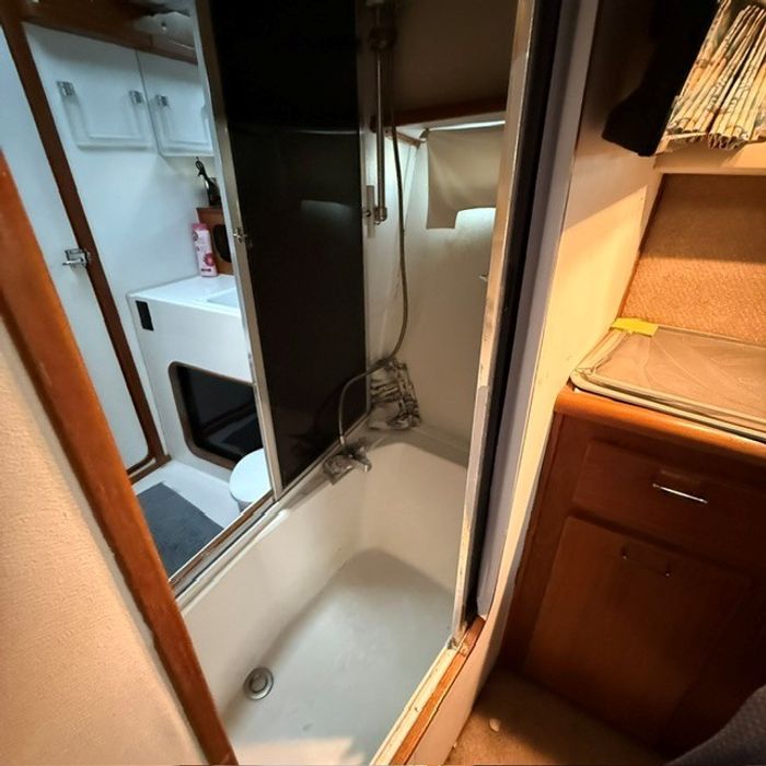 1990 BAYLINER 3888 MOTORYACHT Photo 22 sur 25