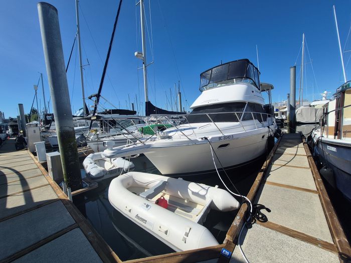 1995 Bayliner 3587 Motor Yacht Photo 5 of 26