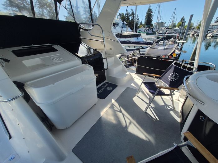 1995 Bayliner 3587 Motor Yacht Photo 6 of 26
