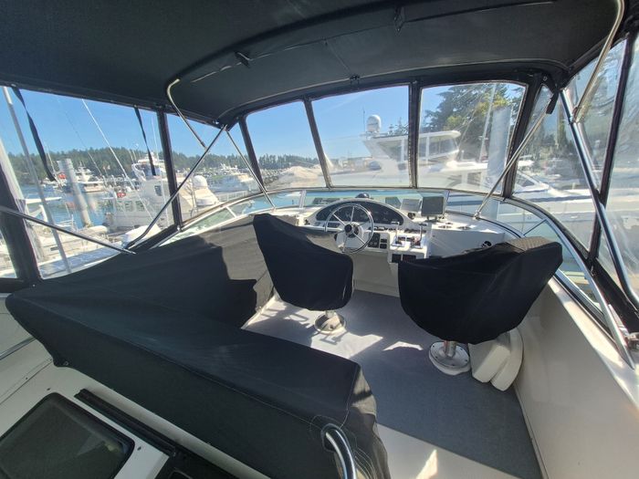 1995 Bayliner 3587 Motor Yacht Photo 8 of 26