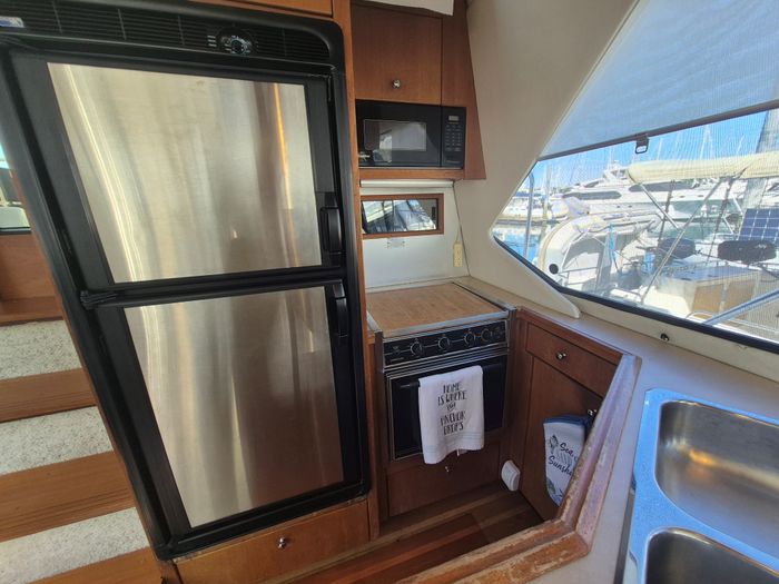 1995 Bayliner 3587 Motor Yacht Photo 14 of 26