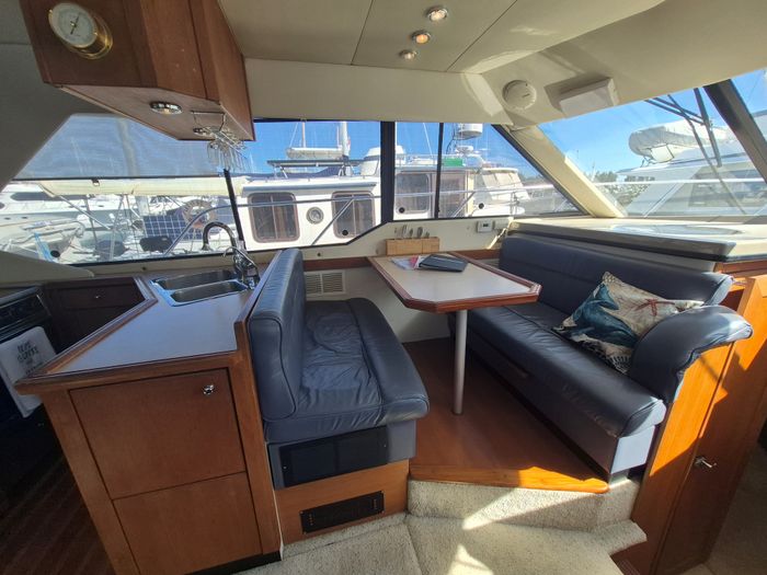 1995 Bayliner 3587 Motor Yacht Photo 15 of 26