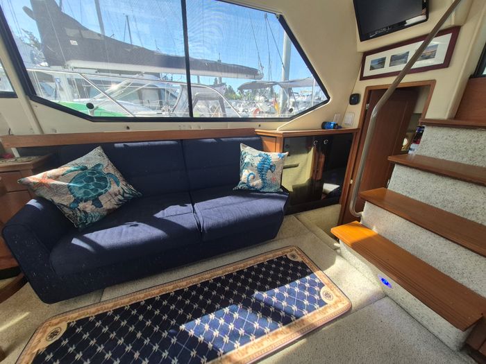 1995 Bayliner 3587 Motor Yacht Photo 16 of 26