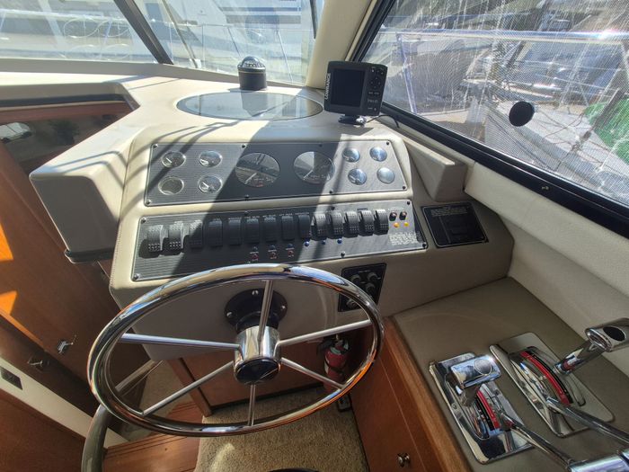 1995 Bayliner 3587 Motor Yacht Photo 18 of 26