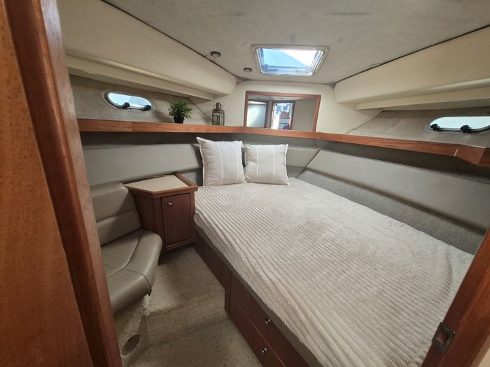 1995 Bayliner 3587 Motor Yacht Photo 20 of 26