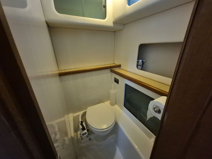 1995 Bayliner 3587 Motor Yacht Photo 23 of 26