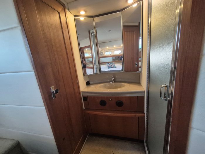 1995 Bayliner 3587 Motor Yacht Photo 26 of 26