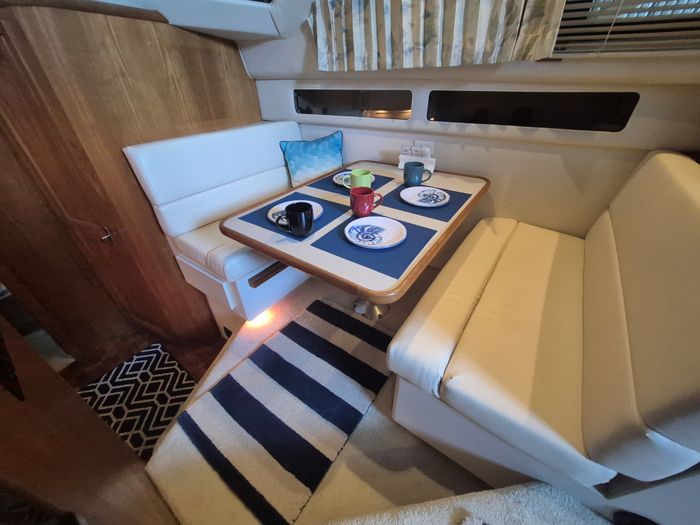 1993 Carver 350 Aft Cabin Motor Yacht Photo 12 of 24