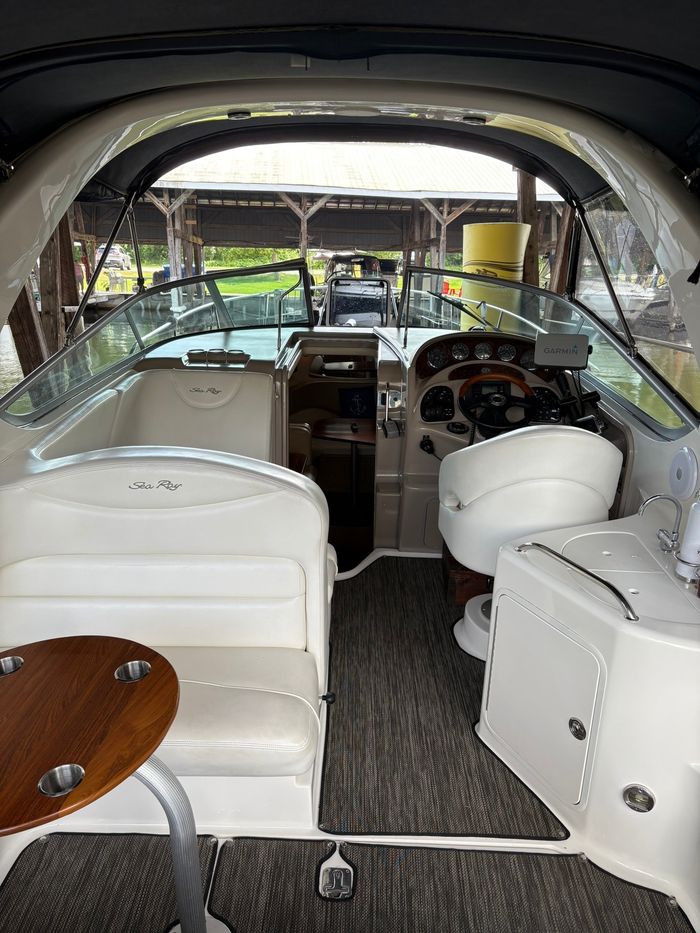 2005 Sea Ray Sundancer 280 Photo 7 of 40