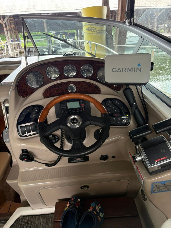 2005 Sea Ray Sundancer 280 Photo 13 of 40