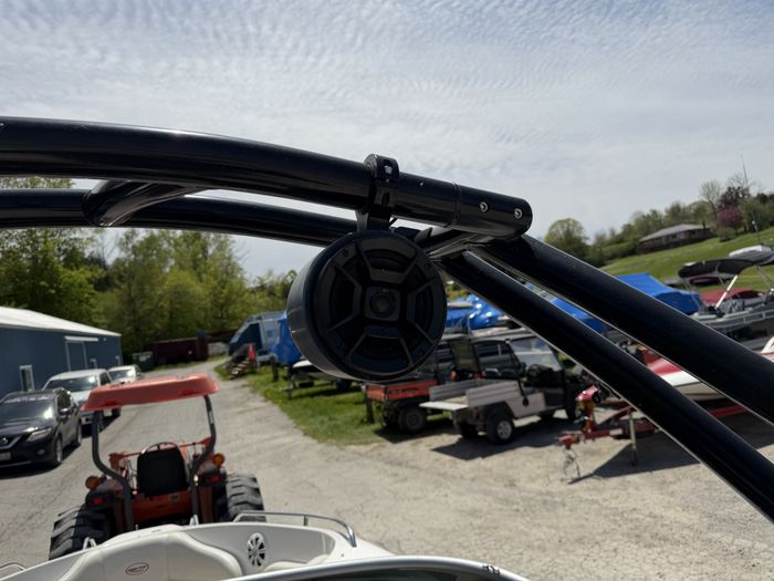 2011 Ebbtide 224 SE Bow Rider Photo 12 of 15