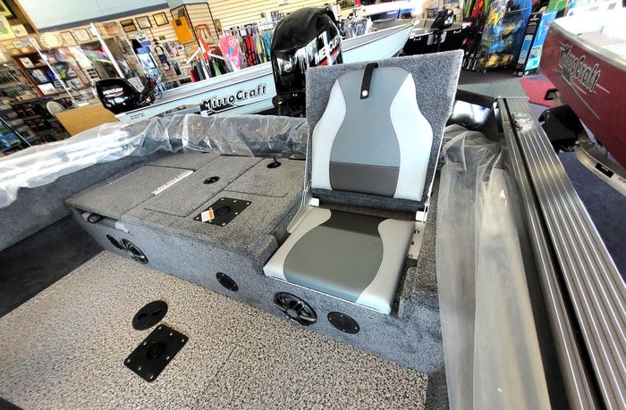 2025 MirroCraft Aggressor Pro 1661 Photo 8 sur 11