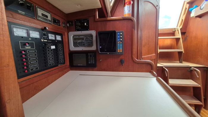 1991 Ericson 38 Photo 21 of 35