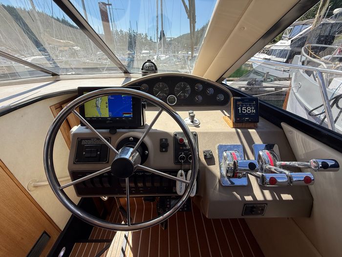 1998 Bayliner 3788 Photo 40 sur 81