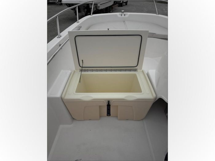 2026 Boston Whaler 160 Super Sport Photo 21 of 23