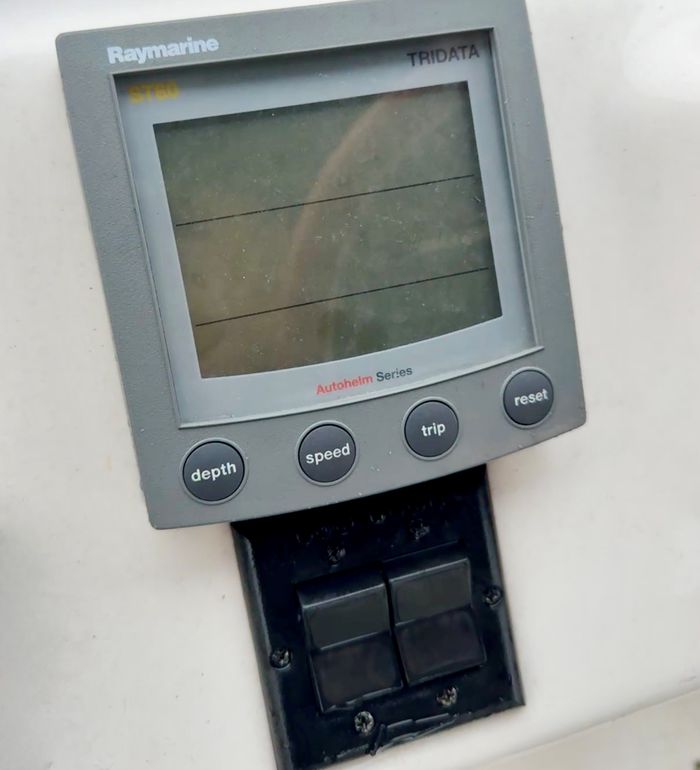 2002 Sea Ray 400 Sedan Bridge Photo 21 of 62